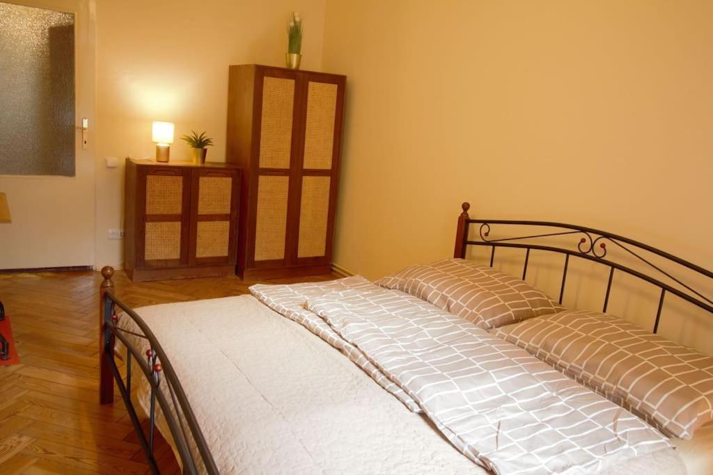 Comfort 2Bedrooms Quite Place!-Vinohrady Praga Exterior foto
