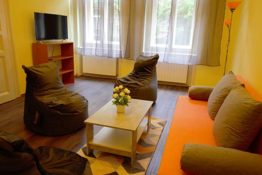 Comfort 2Bedrooms Quite Place!-Vinohrady Praga Exterior foto